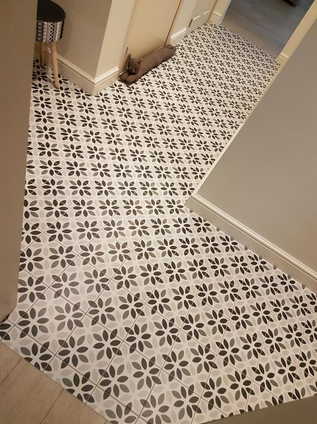 La Madeleine Lyla Noir 20X20